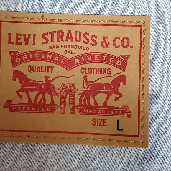 Vintage Levi's Denim Jacket - Picture 5 of 9